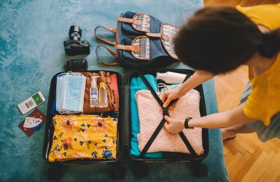 Tatil öncesi valiz hazırlığı, planlı bir tatil için ilk adımdır.